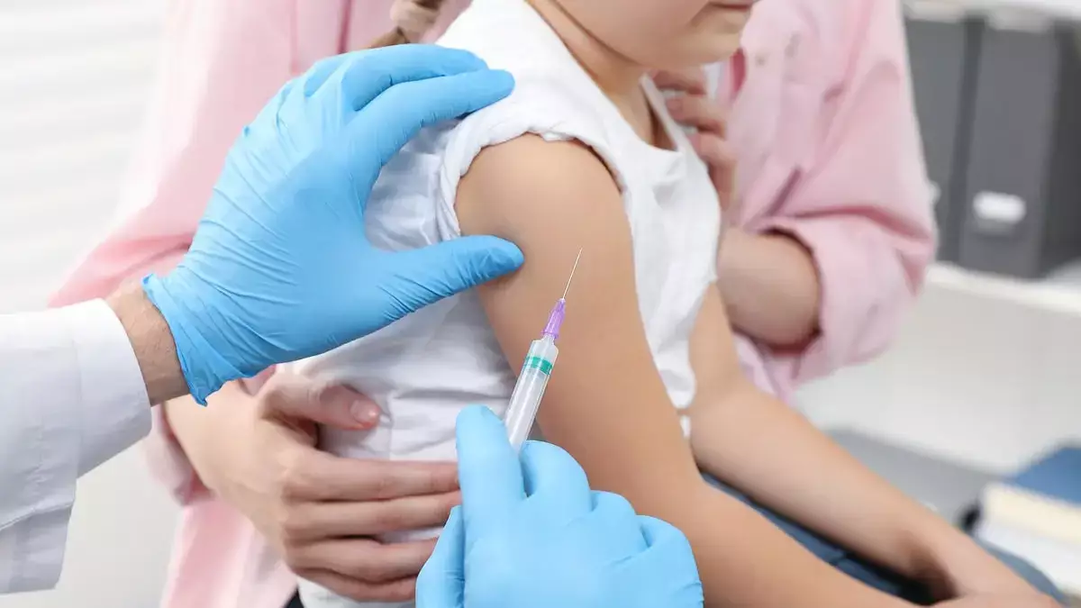 В Казахстане подняли тревогу: родителей срочно просят проверить прививки детей из-за опасной болезни - новости на Lada.kz 06.12.2025