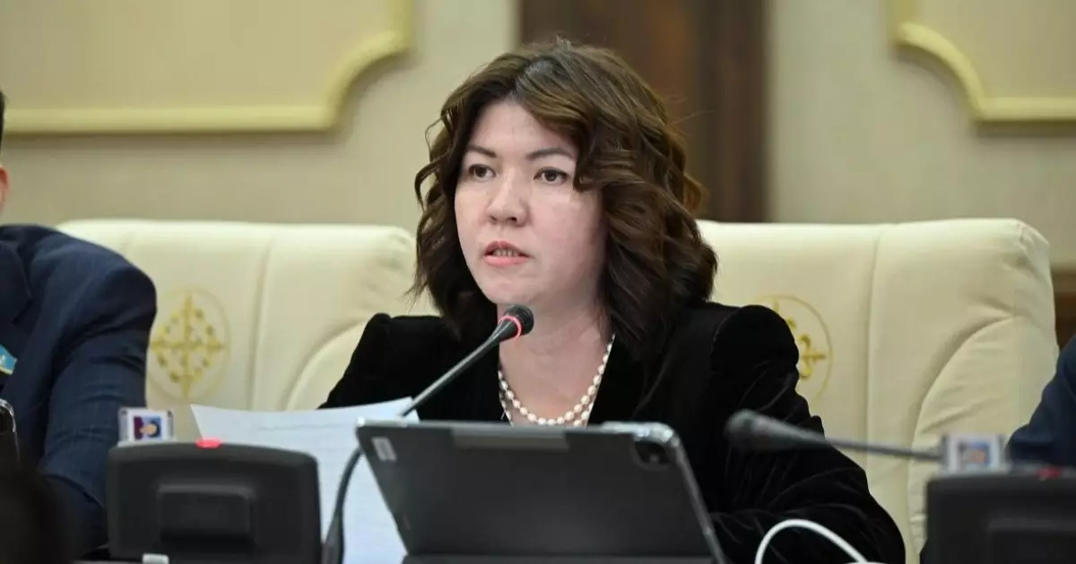  Жалақы көтеріле ме? Еліміздің бас педагогы көпшілікті толғандырған үлкен проблеманы айтты (ВИДЕО) 