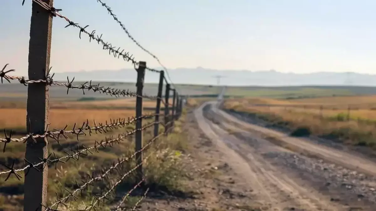 Алматы облысындағы шекара заставасында өрт шығып, әскери қызметкер мен ұлы қаза тапты