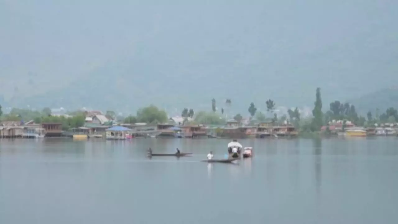 Валюта Индии упала до рекордного минимума