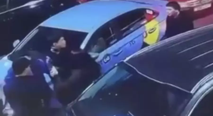 Түркістан облысында шенеуніктің төбелесі: басқарма басшысын қызметтен босату ұсынылды