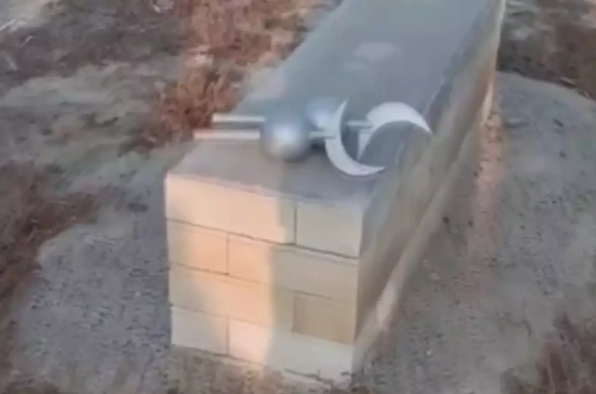 Атырауда зиратты талқандаған үш жасөспірім ұсталды