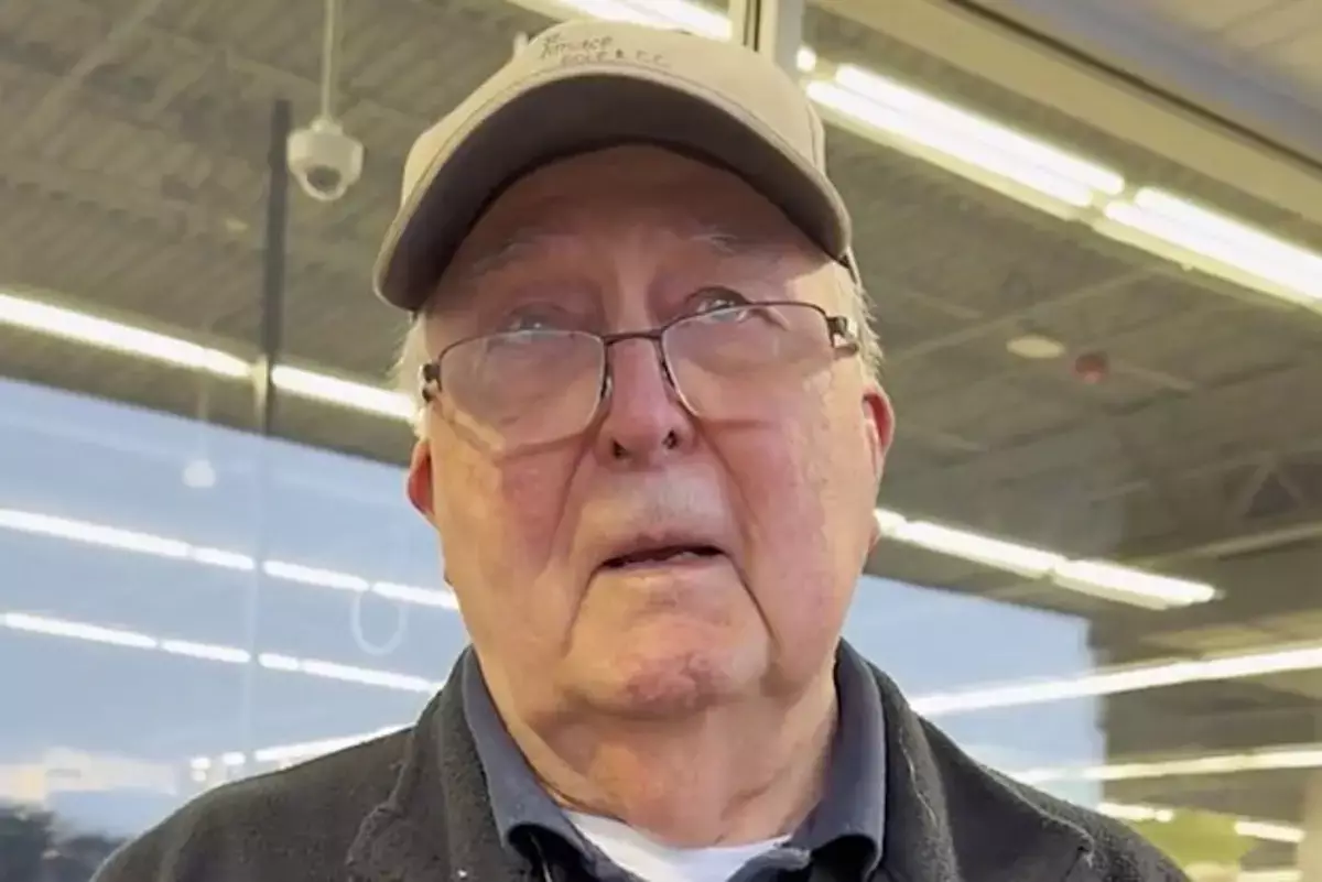 88-летний ветеран, который «стоял за прилавком всю жизнь», получил 1,7 миллиона долларов - новости на Lada.kz 06.12.2025