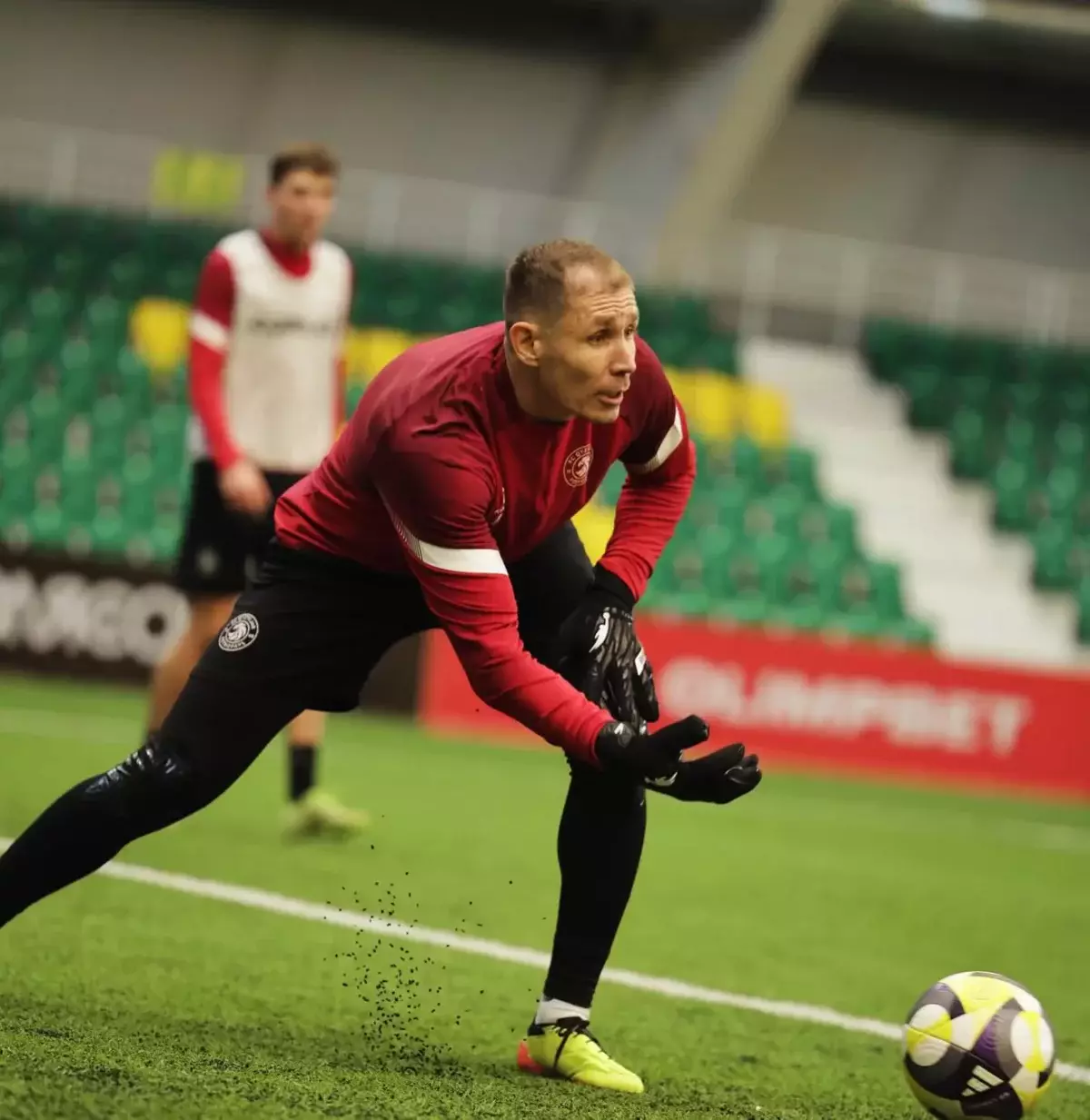 Джурахон Бабаханов “Қызылжар” клубынан кетті