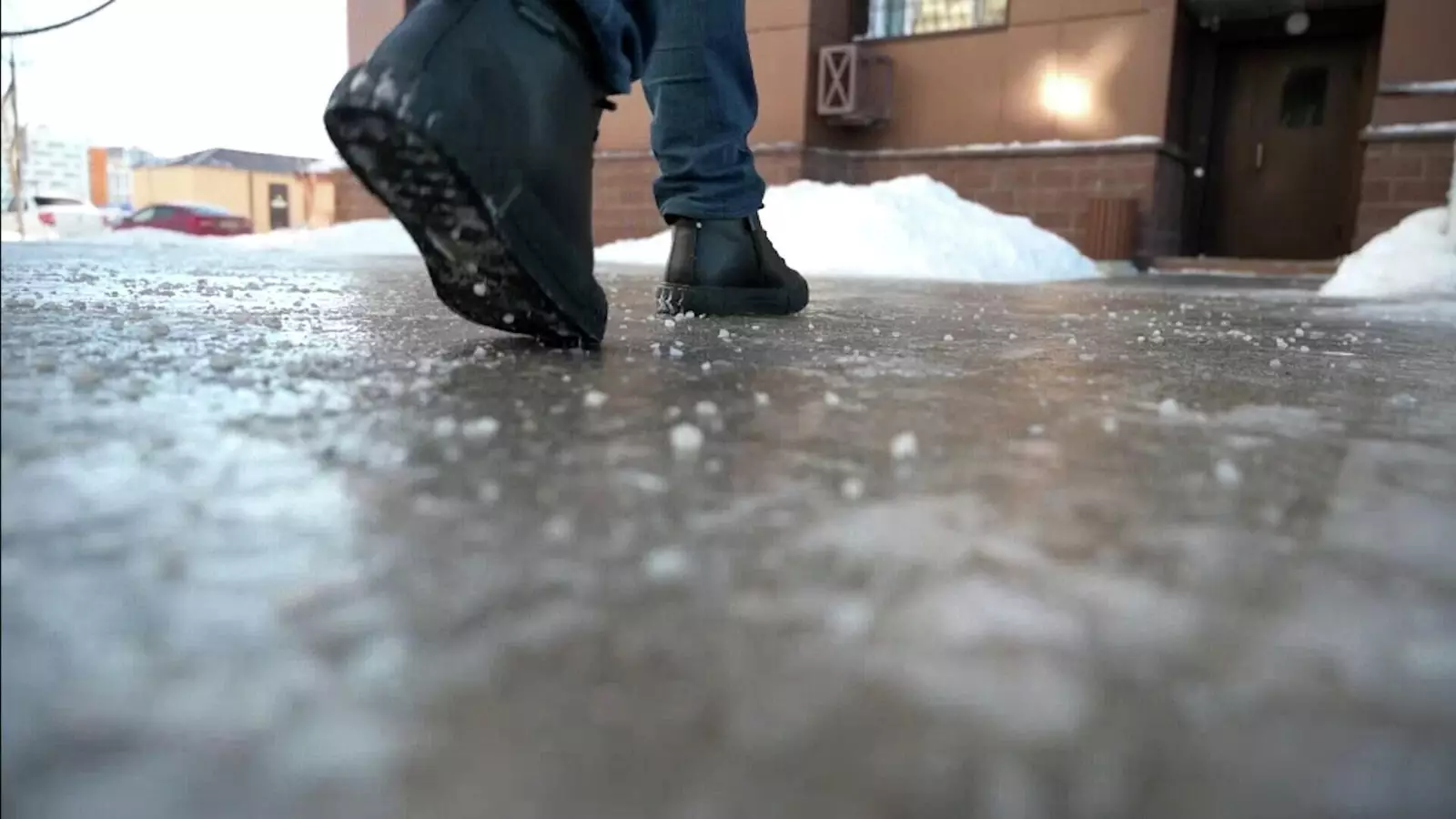 Туманы и гололед ожидаются в воскресенье почти по всему Казахстану