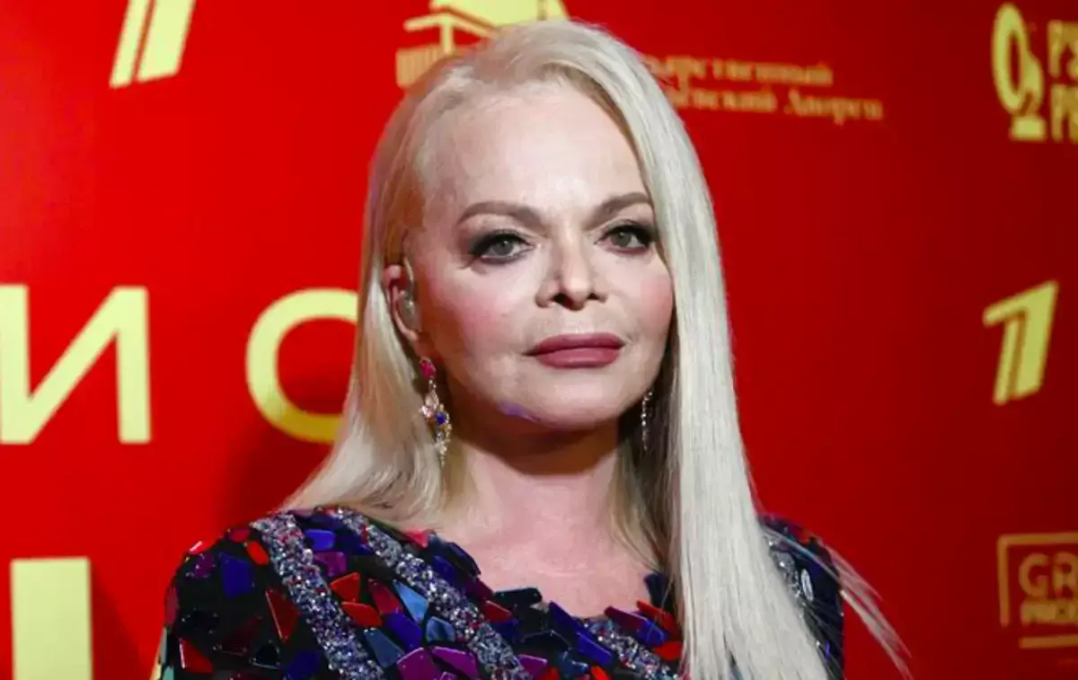 Лариса Долина пообещала вернуть все деньги покупательнице ее квартиры