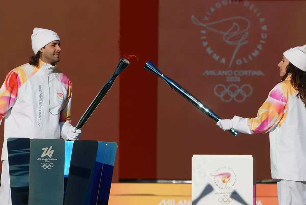 В Италии стартовало путешествие олимпийского огня зимних Игр-2026