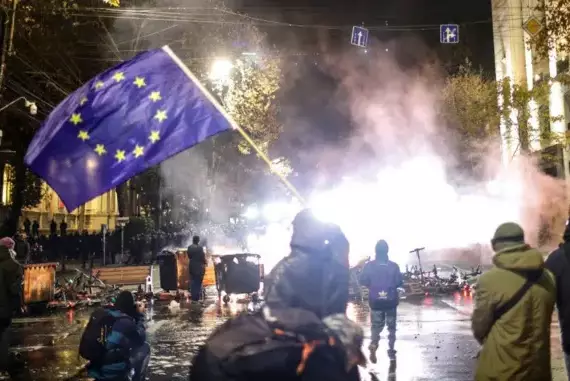 Грузия опровергла применение химоружия на разгонах протестов