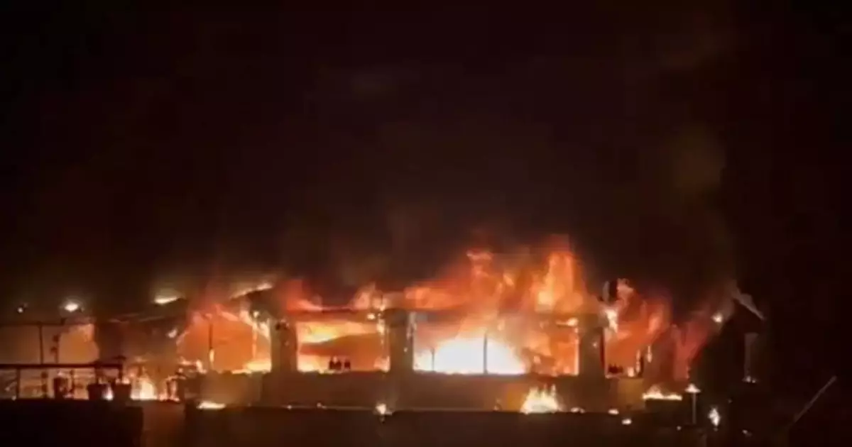  Үндістанда түнгі клуб өртеніп 25 адам қаза тапты 