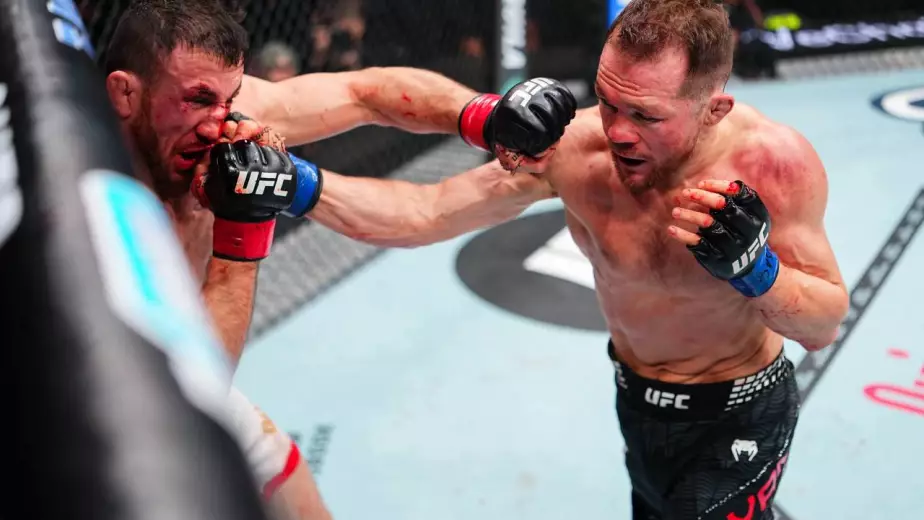 Как Пётр Ян остановил чемпиона-машину и стал обладателем пояса UFC