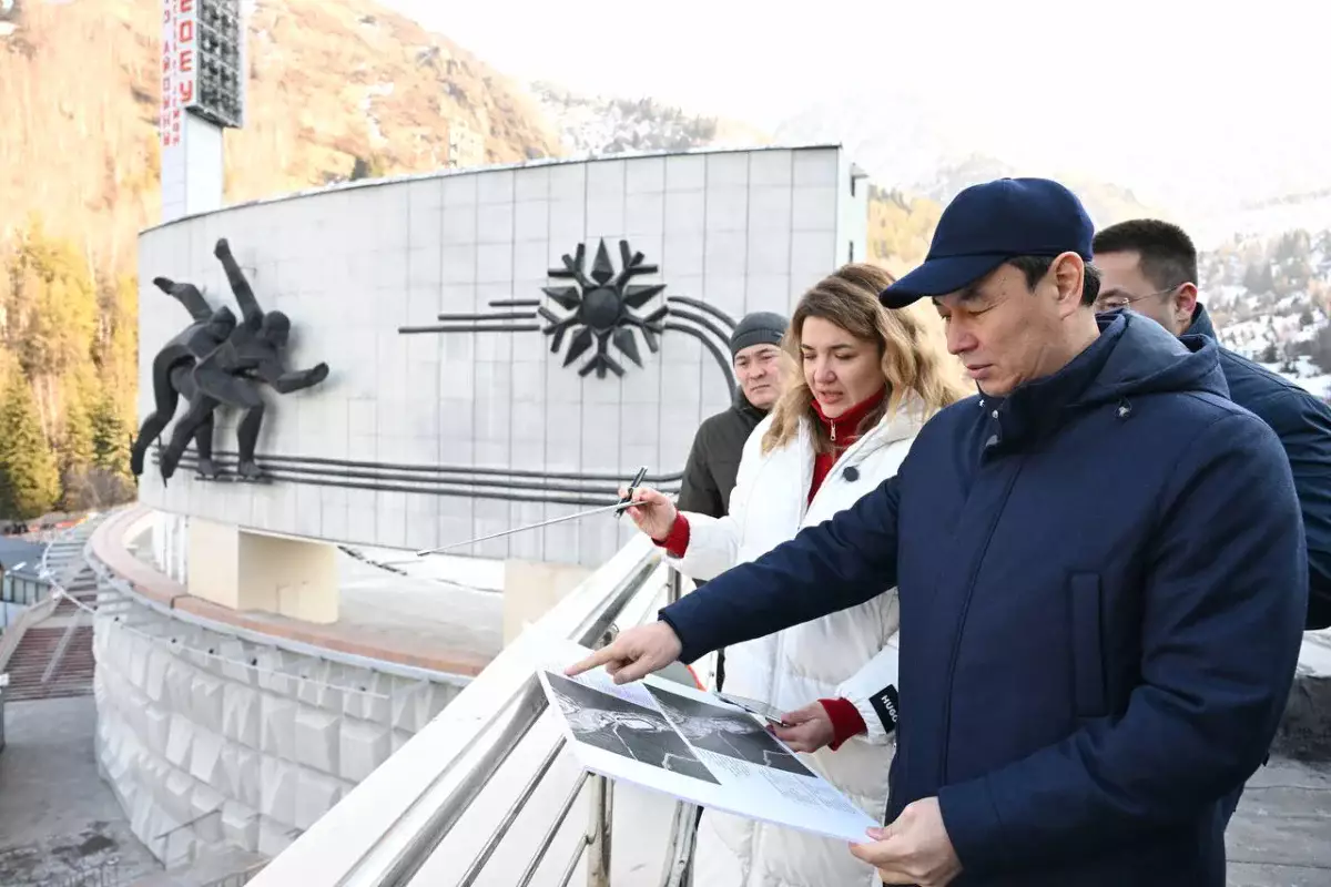 "Медеу" спорт кешенін қайта жаңғырту: Алматы әкімі жұмыс барысымен танысты