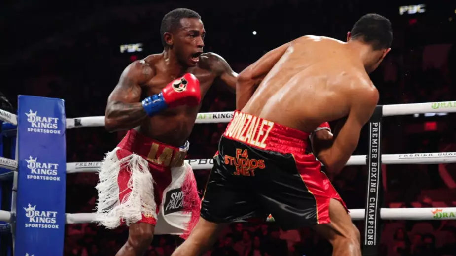 Чемпион WBA легко выиграл бой у замены Алимханулы