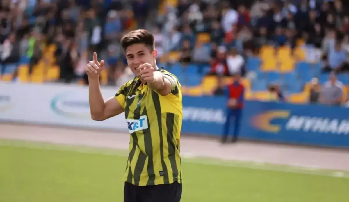 Дастан Сәтпаев әлемдегі мықты шабуылдаушылардың ондығына кірді