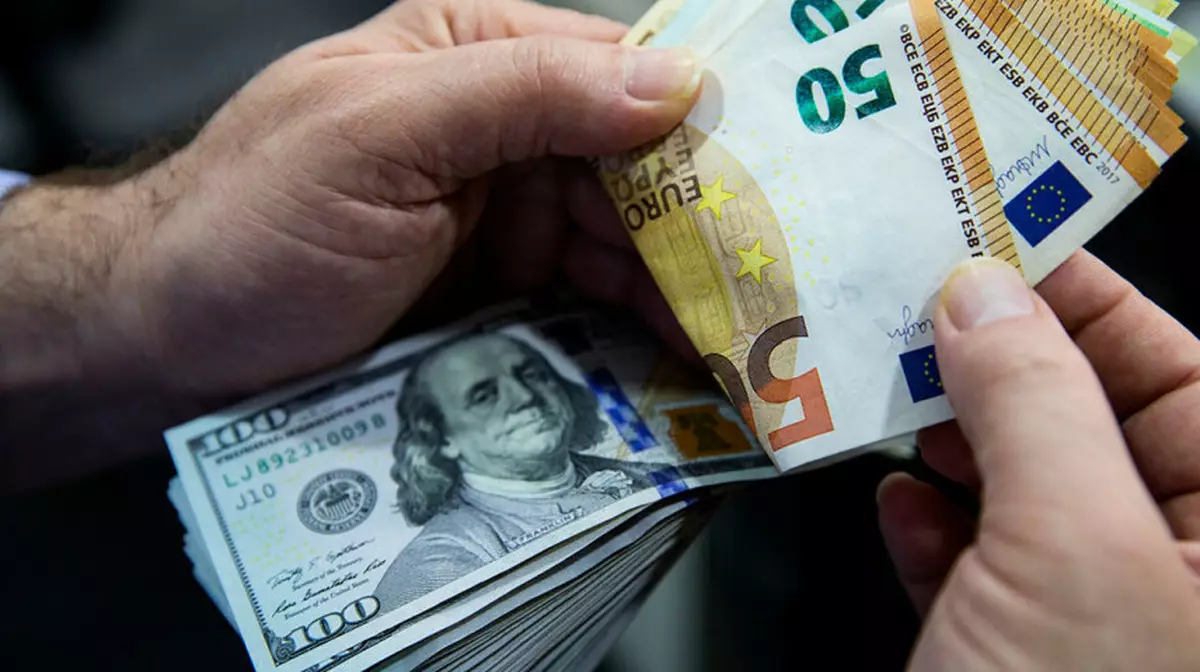 В Узбекистане задержали контрабандиста с миллиардом сумов при попытке вывоза в Казахстан