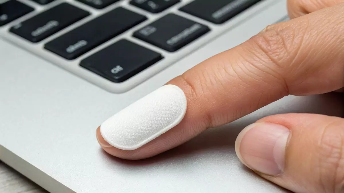 Пластырь-кожа позволяет печатать текст без экрана