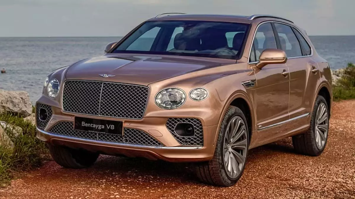 Электрический кроссовер Bentley: появились первые фото