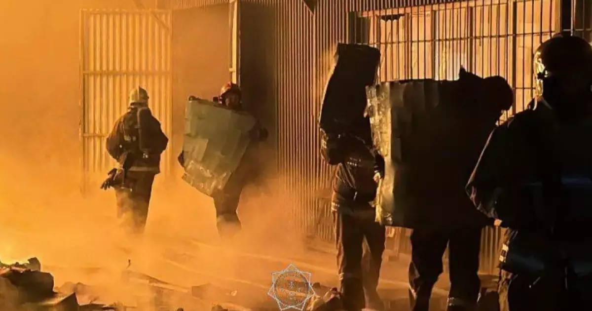  Алматыда ірі қойма өртенді 