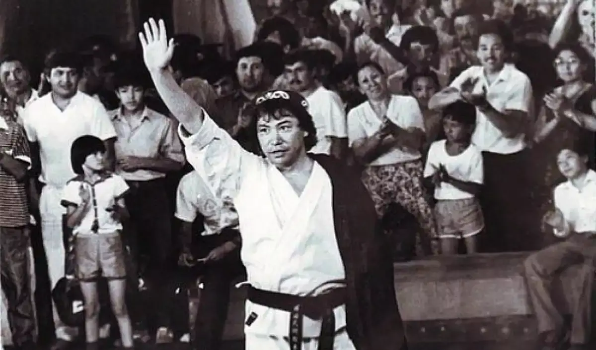 «Алақанына салушы еді»: Мұстафа Өзтүріктің қызметтесі сырымен бөлісті