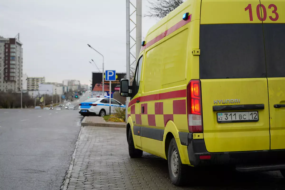 Труп мужчины обнаружили на остановке в Актау - новости на Lada.kz 07.12.2025