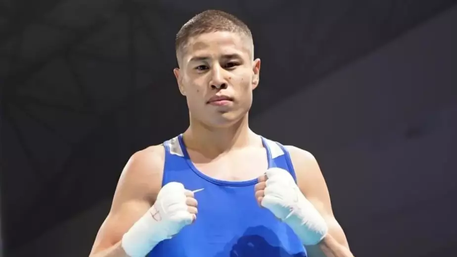 Еще один казахстанский боксер стартовал с победы на ЧМ-2025 от IBA 