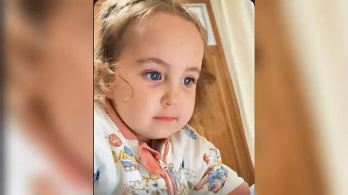 У китайской пары родилась голубоглазая девочка со светлыми волосами - новости на Lada.kz 07.12.2025