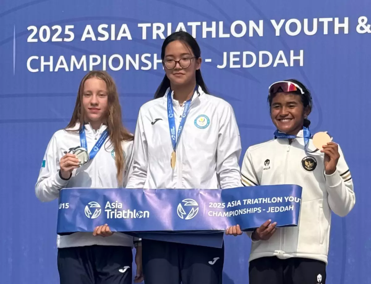Сборная Казахстана завоевала медали на азиатском турнире по триатлону