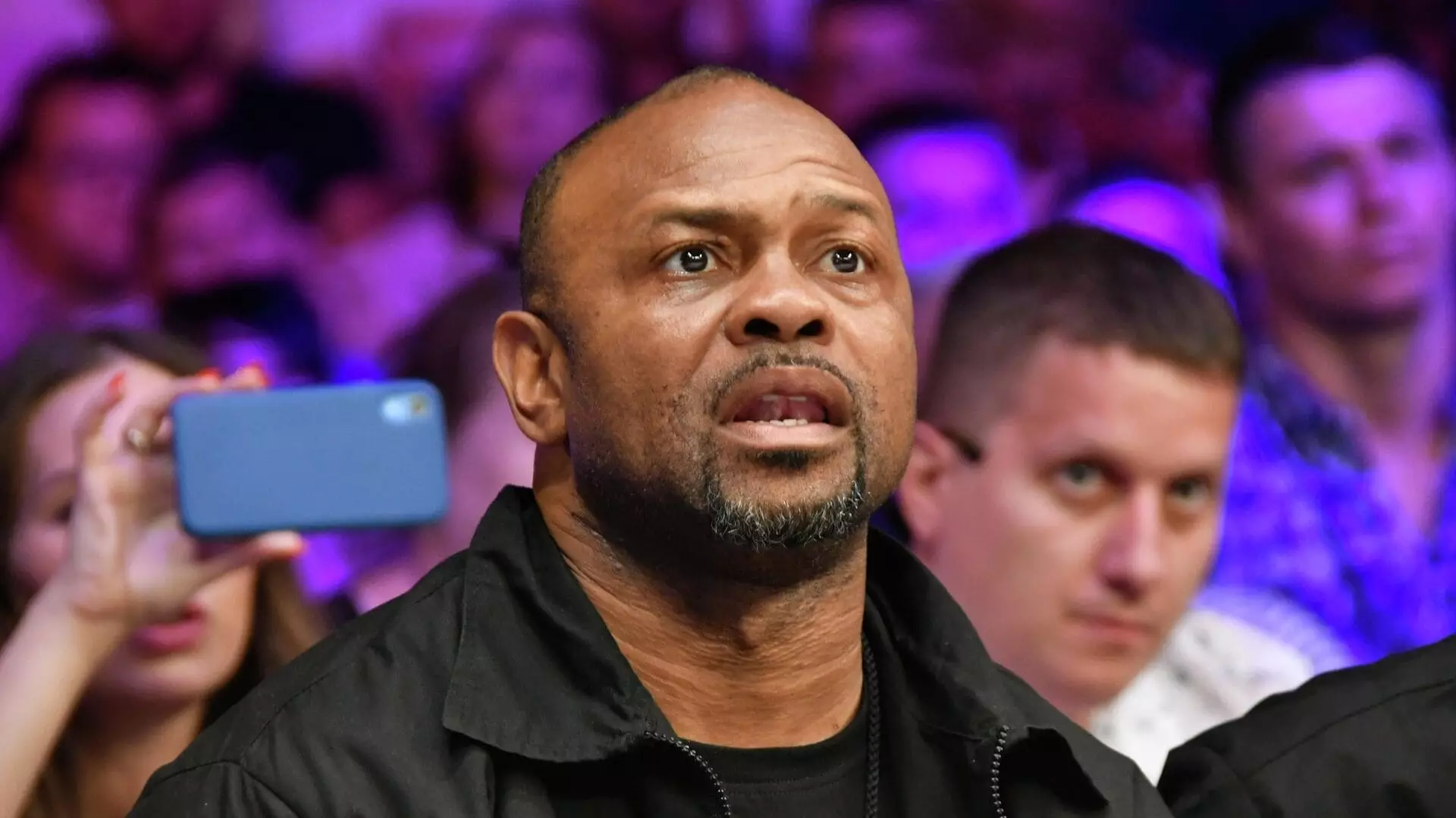 Рой Джонс Жәнібек Әлімханұлын сабырға үндеді