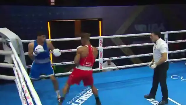 Сенсацией с двумя нокдаунами обернулся бой Узбекистана на ЧМ с участием Казахстана