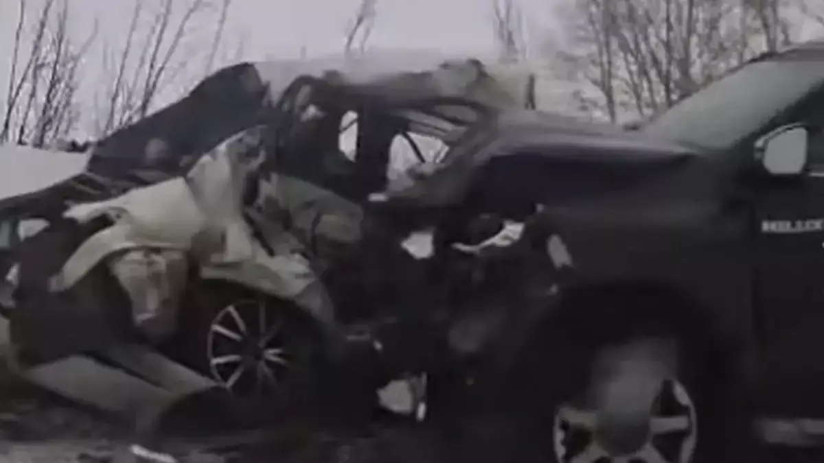 ШҚО-да жантүршігерлік жол апатынан үш адам қаза тапты (ВИДЕО)