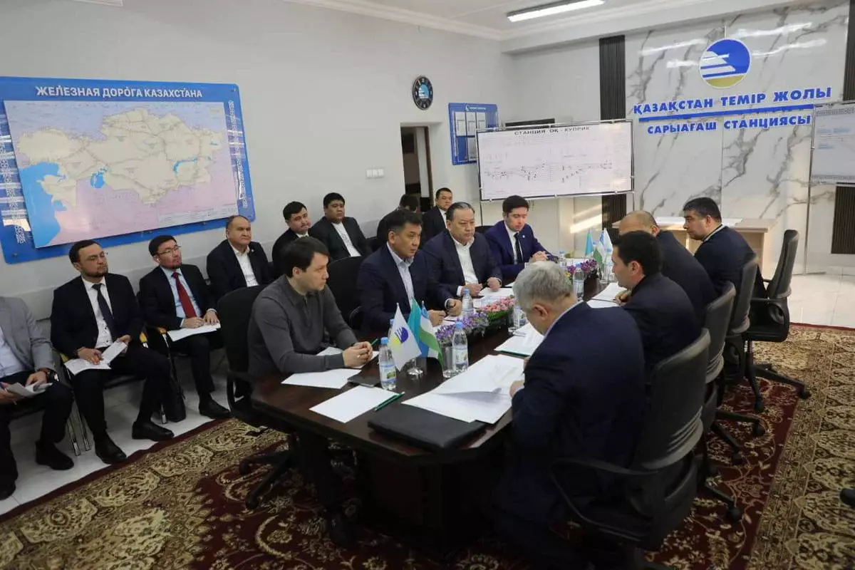Увеличить ж/д перевозки зерна через Сарыагаш договорились Казахстан и Узбекистан