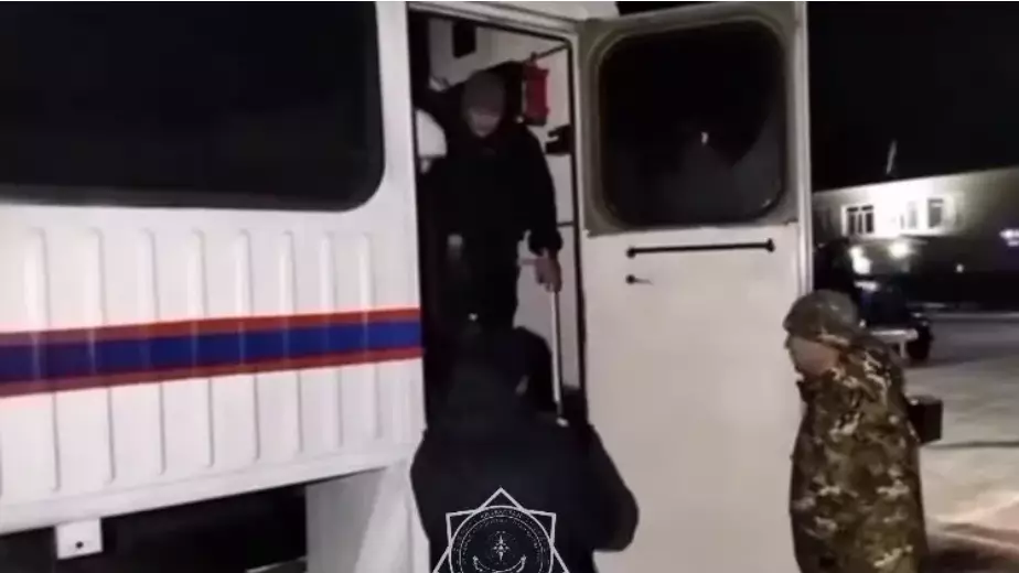 Тас жолдағы қиын жағдай: 50-ден астам адам жылыну орталықтарына эвакуацияланды