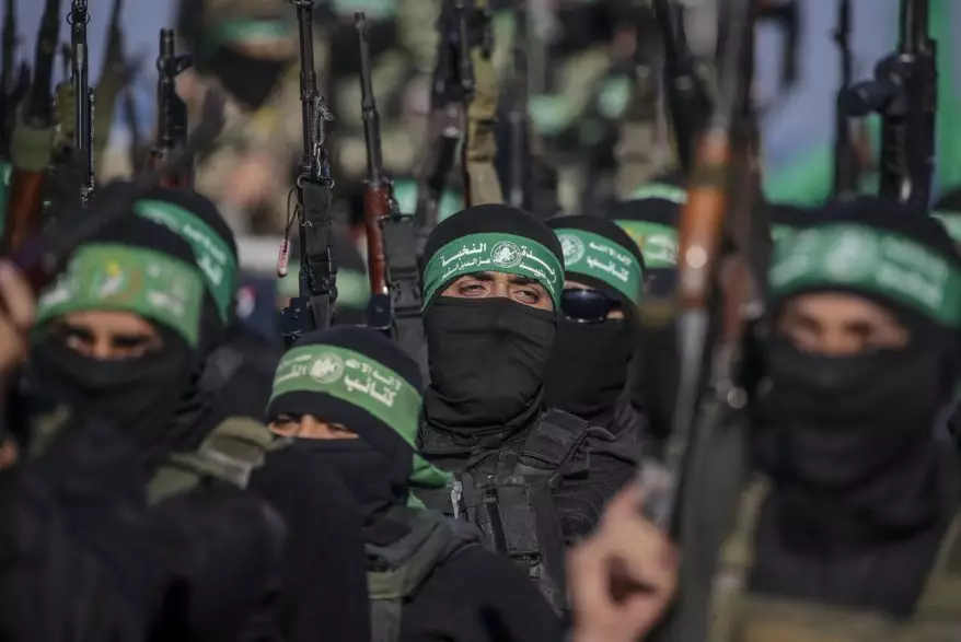 В МИРЕ: ХАМАС готов разоружиться, переворот в Бенине, забег дедов морозов