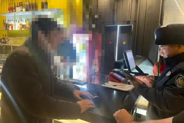 Ашық жалын мен улы түтін: Алматылық дәмханалар тұрғындар өміріне қауіп төндіруде