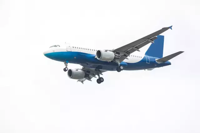 «Ішінде 180 адам болды»: Жолаушы бар  ұшақ өртеніп кетті