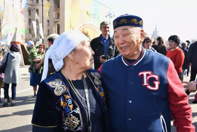 Алматыдағы «екінші жастық шақ»: белсенді ұзақ өмір сүру орталықтары қарттарға не береді?