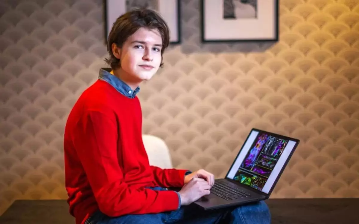 15 жастағы жасөспірім екінші докторлық дәрежесін алып, үшіншісіне дайындалып жатыр