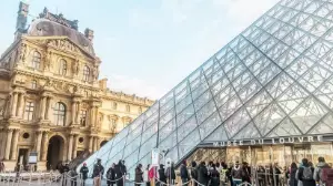 Луврға тағы да қауіп төнді
