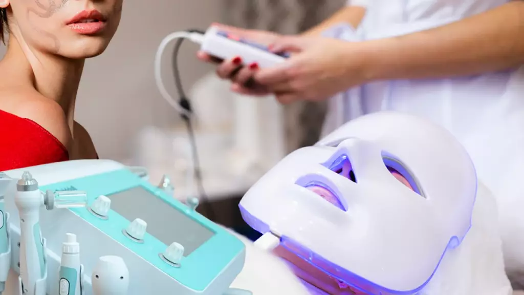 Қостанайлық тұрғын лицензиясыз қызмет көрсеткен салоннан 1,2 млн теңгесін қайтарып алды