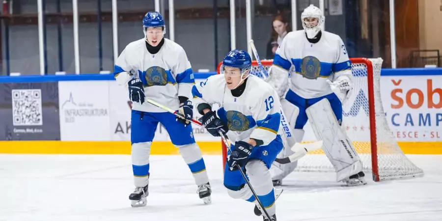 Қазақстан құрамасы хоккейден ӘЧ сенсациямен бастады