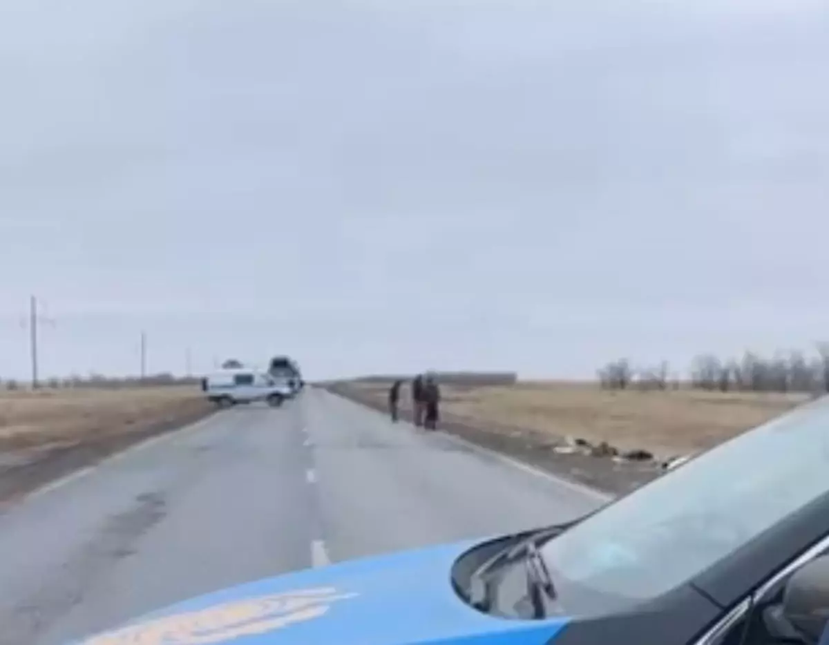 Ақтөбе облысында жолаушылар автобусы аударылып кетті: 5 адам ажал құшты