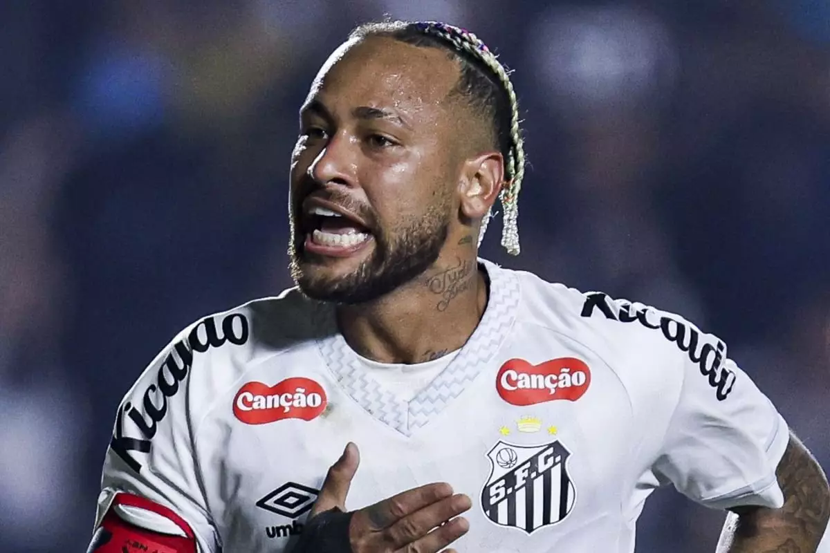 Неймар ложится под нож: Игрок раскрыл свое тяжелое состояние