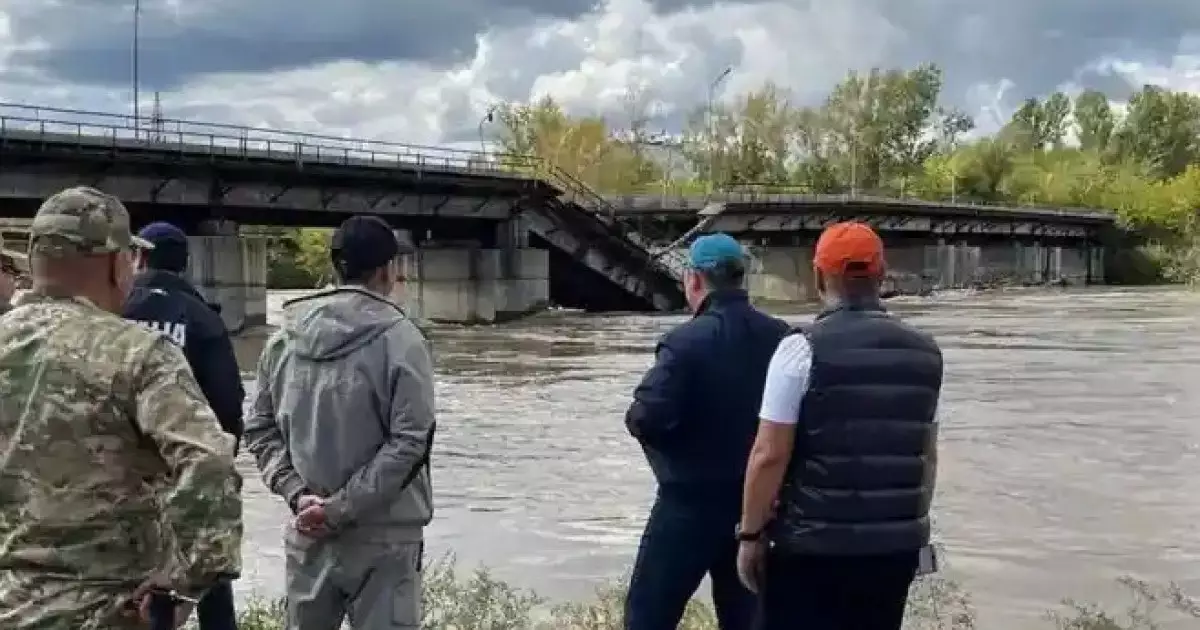  Әкім көпірдегі апаттың қорытындысы ретінде басқарма басшысын жұмыстан босатты 