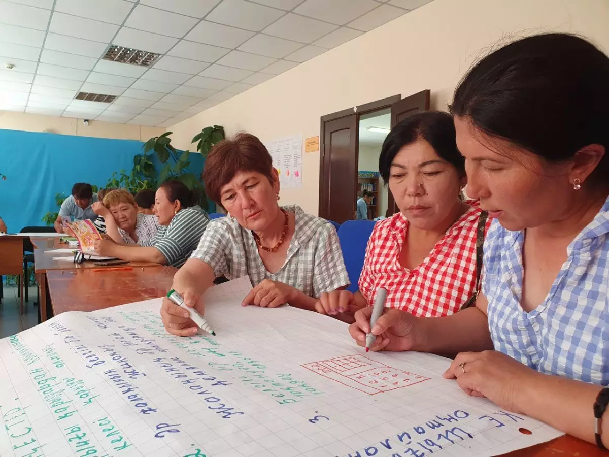 "Қарызсыз қоғам": как масштабный проект помогает казахстанцам выходить из долговой ямы