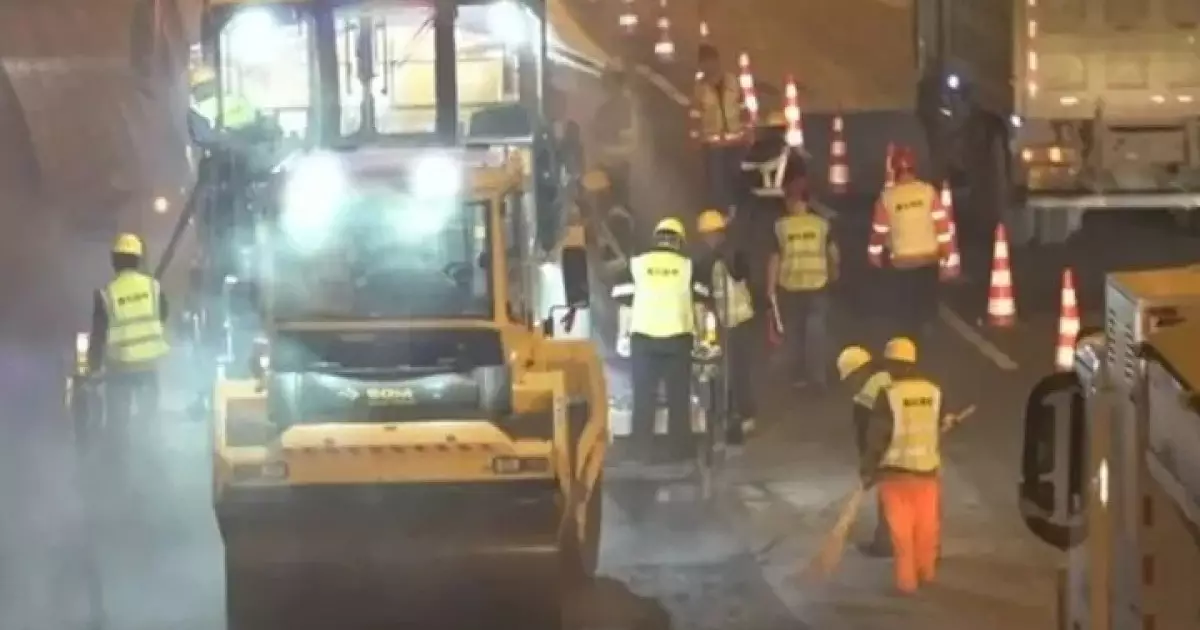  Қытайлар бір түнде 8 мың тонна асфальт төсеп, жолды қалпына келтірген 