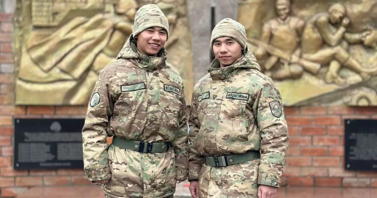   Егіз сарбаздар Аман мен Есен ел қорғаны   