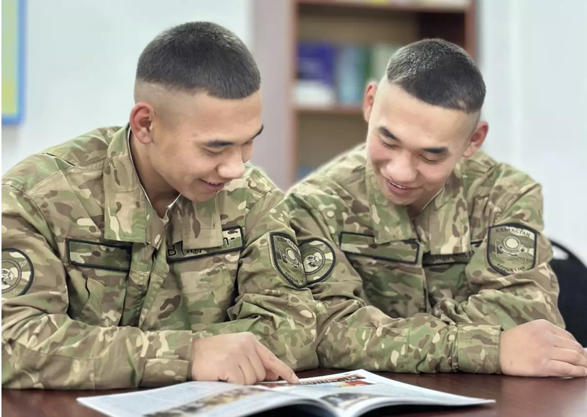 Братья-близнецы из Сарыагаша несут службу в рядах Национальной гвардии