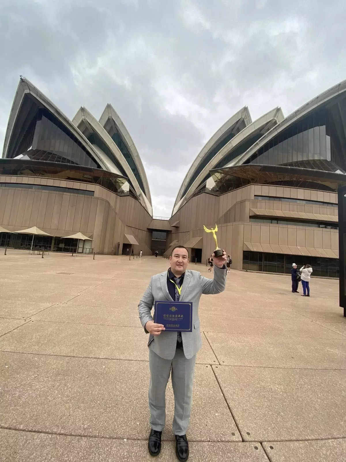 Поэма казахстанского автора «Карабах» признана «Книгой года» на международной премии PEN Club