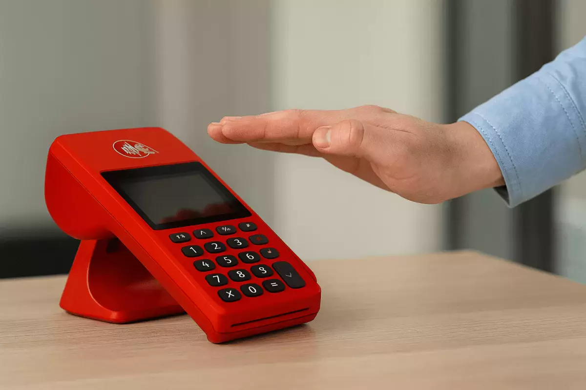 Kaspi Alaqan получил "добро": где появятся первые терминалы оплаты ладонью