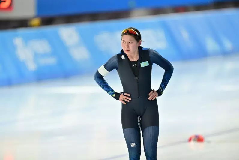 Казахстан завоевал 11 медалей на юниорском этапе Кубка мира по конькобежному спорту в Италии