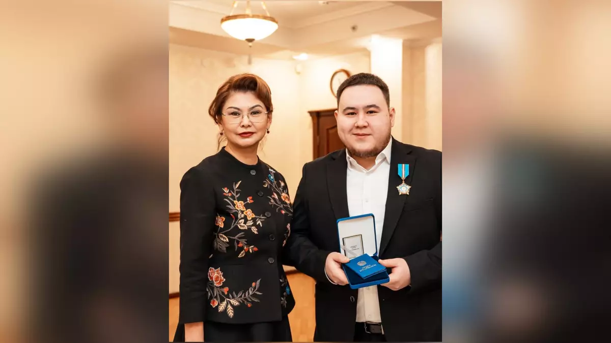 Обладатель «Грэмми» DJ Imanbek получил награду из рук Аиды Балаевой